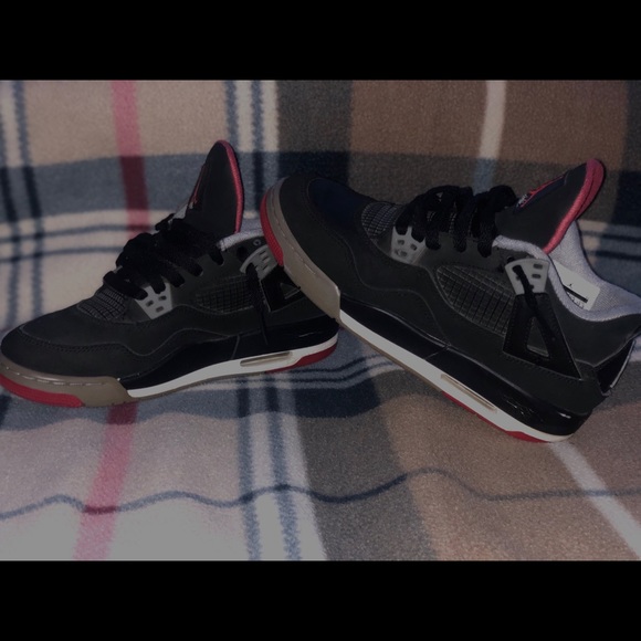 Jordan Retro 4 Bred - Picture 2 of 8